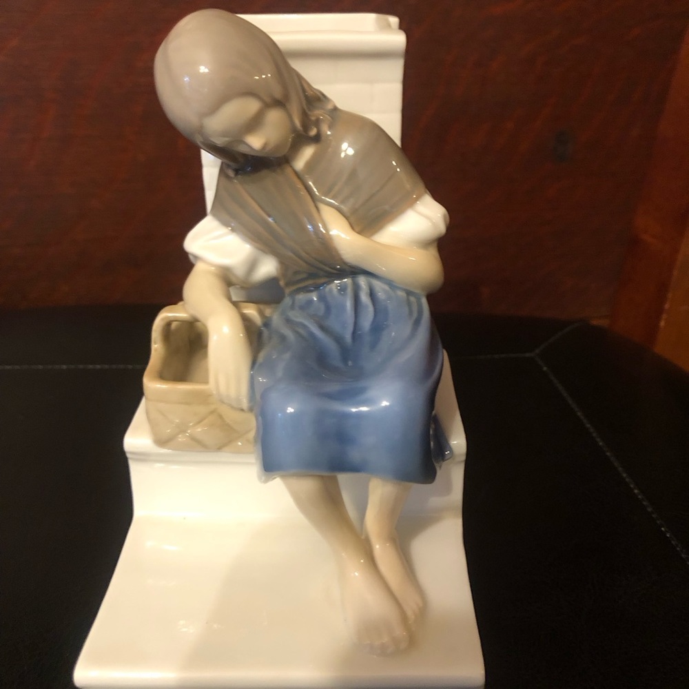 Bing & Grondahl The little match girl # 1655